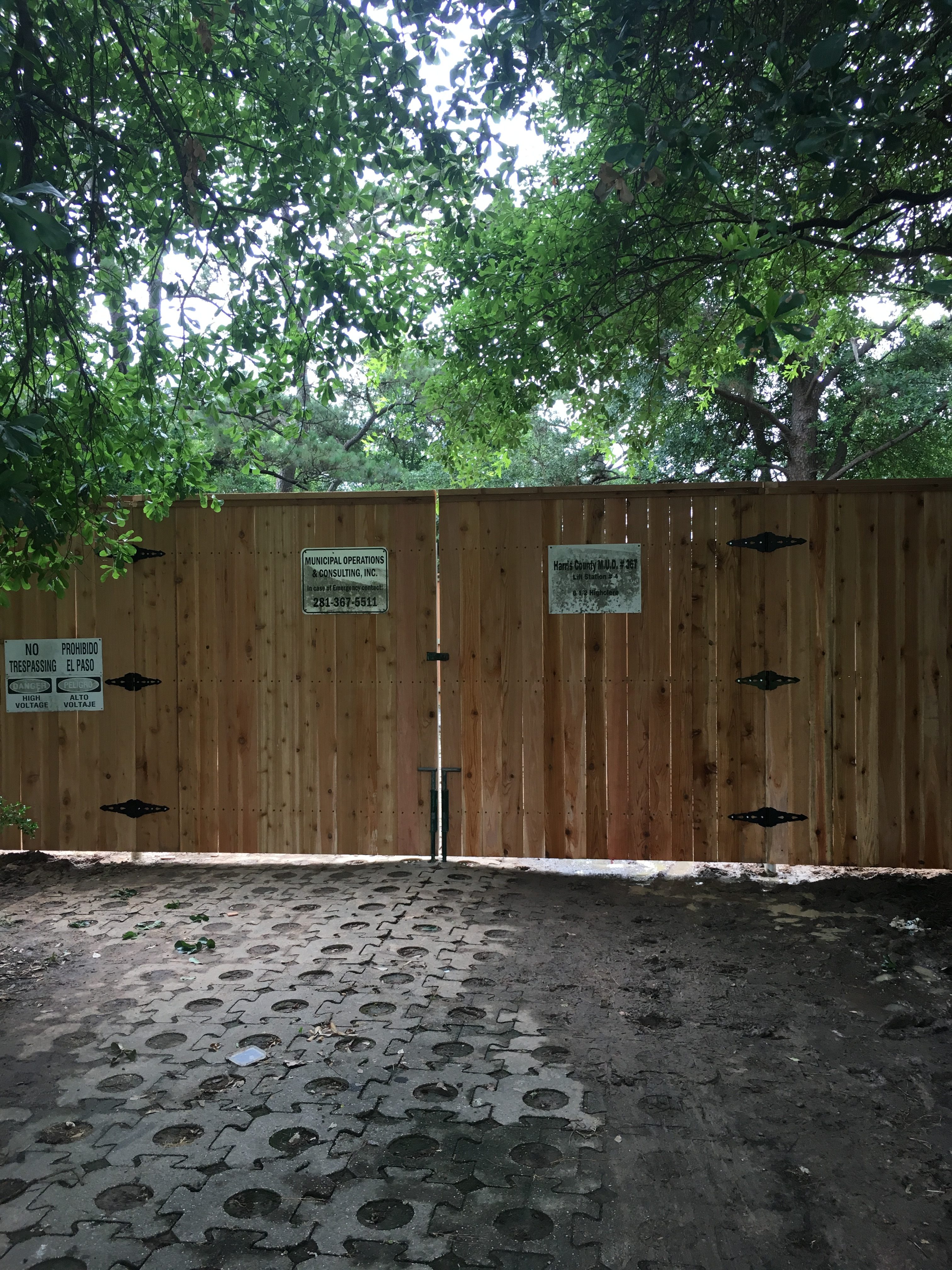 fencing contractor